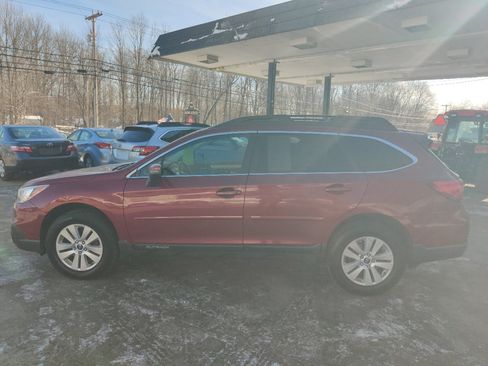 Used 2015 Subaru Outback 2.5i Premium image 3