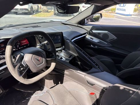 Used 2024 Chevrolet Corvette Stingray Preferred Cpe w/ 2LT image 23