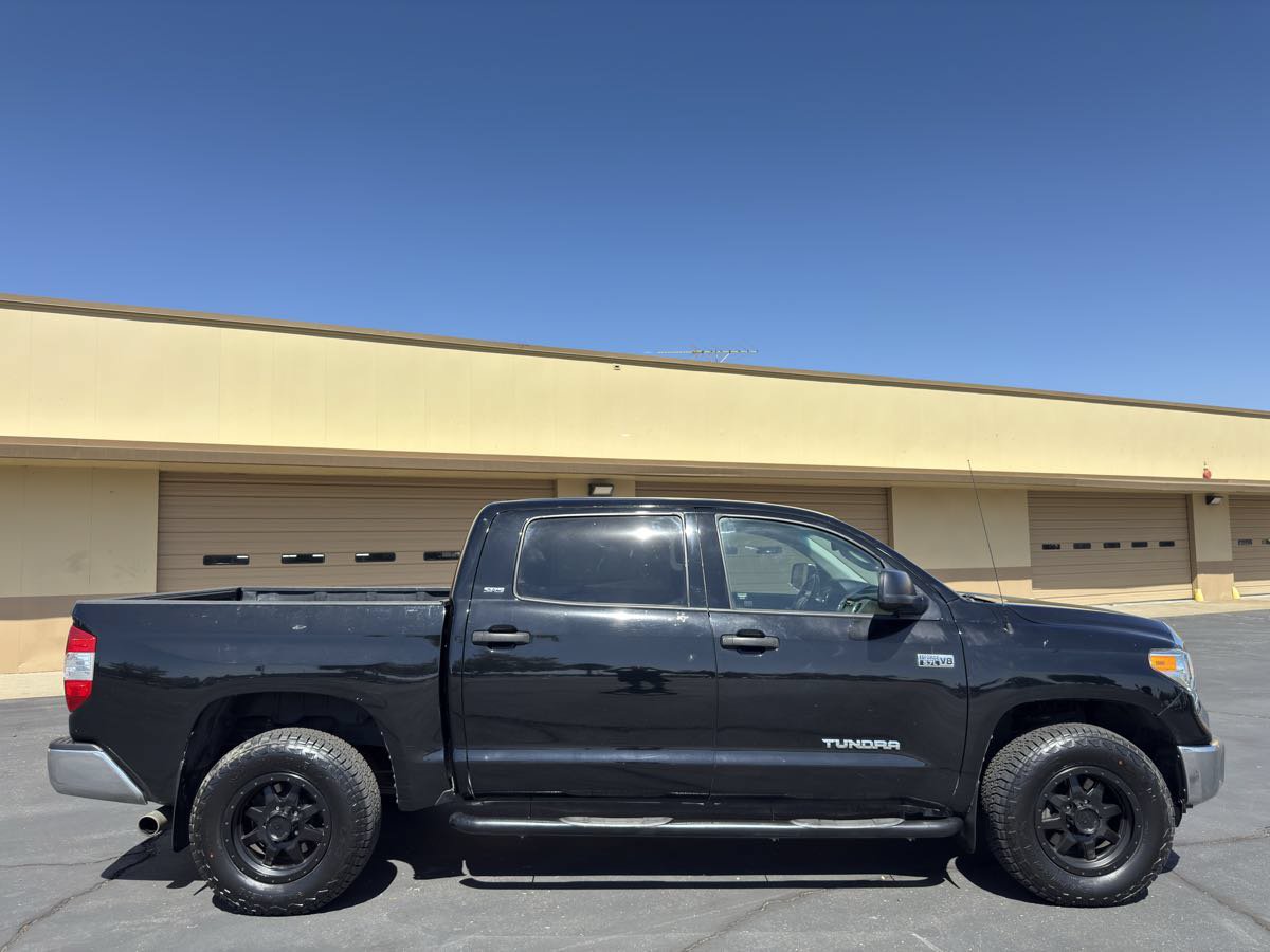 Used 2016 Toyota Tundra SR5 w/ SR5 Upgrade Package AWD/4WD image 8