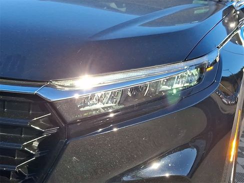 Certified 2025 Honda CR-V EX image 8