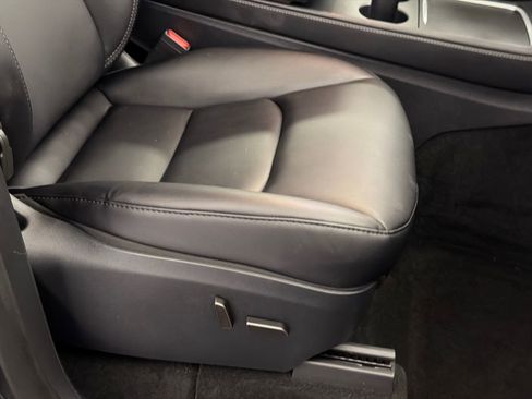 Used 2024 Tesla Model Y Long Range image 12