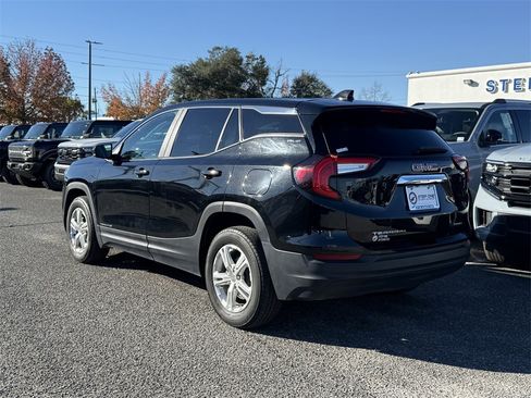 Used 2024 GMC Terrain SLE image 7