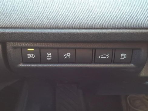 Used 2025 Toyota Camry LE image 28