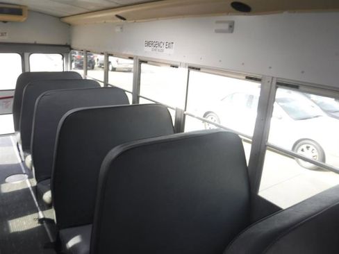 Used 2003 Ford E-450 and Econoline 450 Super Duty image 36