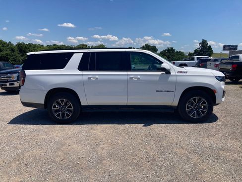 Used 2023 Chevrolet Suburban Z71 AWD/4WD image 8
