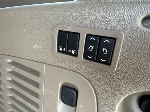 Used 2017 Chevrolet Suburban Premier AWD/4WD image 29