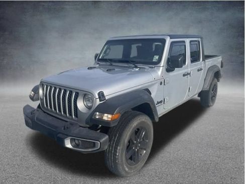 Used 2023 Jeep Gladiator Sport AWD/4WD image 3