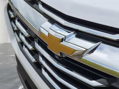 Used 2025 Chevrolet Equinox LT FWD image 9
