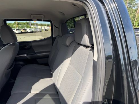Used 2018 Toyota Tacoma SR5 AWD/4WD image 10