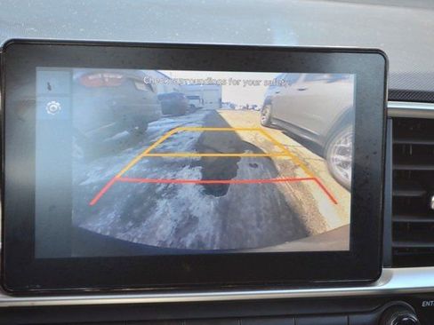 Used 2024 Hyundai Venue SEL image 33