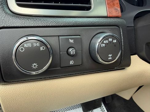 Used 2007 Chevrolet Suburban LTZ w/ LTZ Preferred Equipment Group AWD/4WD image 22