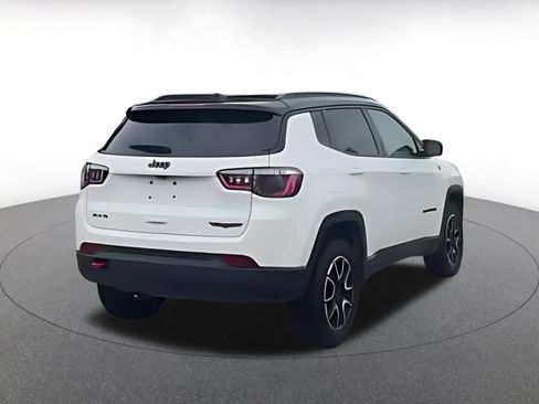 Used 2025 Jeep Compass Trailhawk AWD/4WD image 11