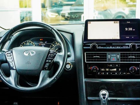 Used 2024 INFINITI QX80 Luxe image 17