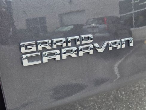 Used 2019 Dodge Grand Caravan SXT FWD image 15