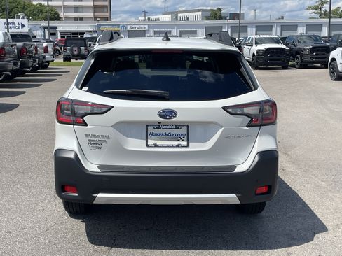 Used 2025 Subaru Outback Limited w/ Popular Package #2 AWD/4WD image 10