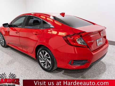 Used 2018 Honda Civic EX image 3