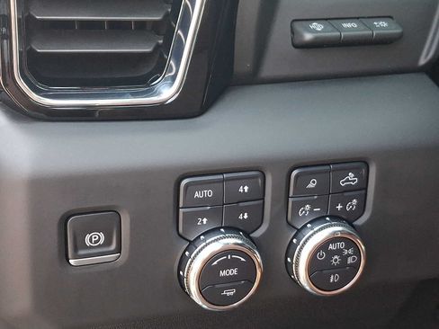 Used 2025 GMC Sierra 2500 Denali Ultimate AWD/4WD image 30