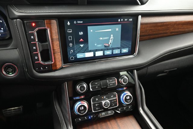 Used 2023 GMC Yukon Denali Ultimate AWD/4WD image 7