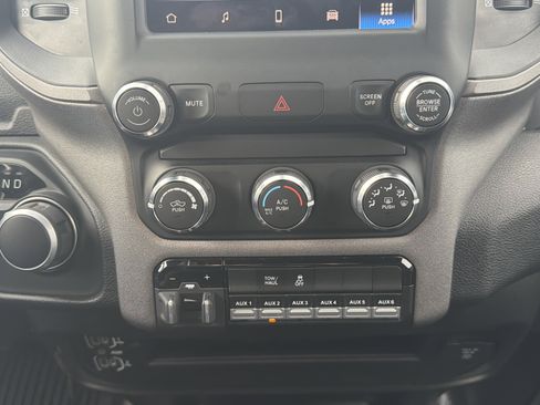 Used 2024 RAM 2500 Tradesman w/ Chrome Appearance Group image 7