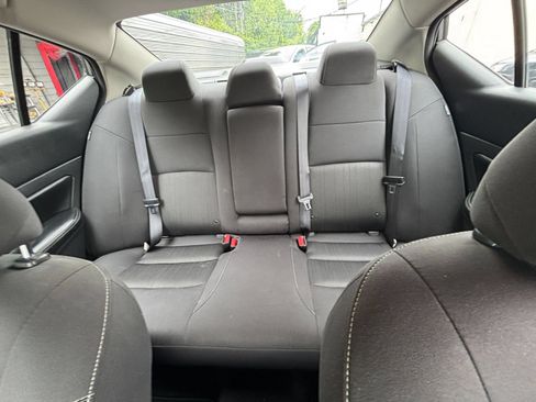 Used 2025 Nissan Altima 2.5 SV FWD image 33