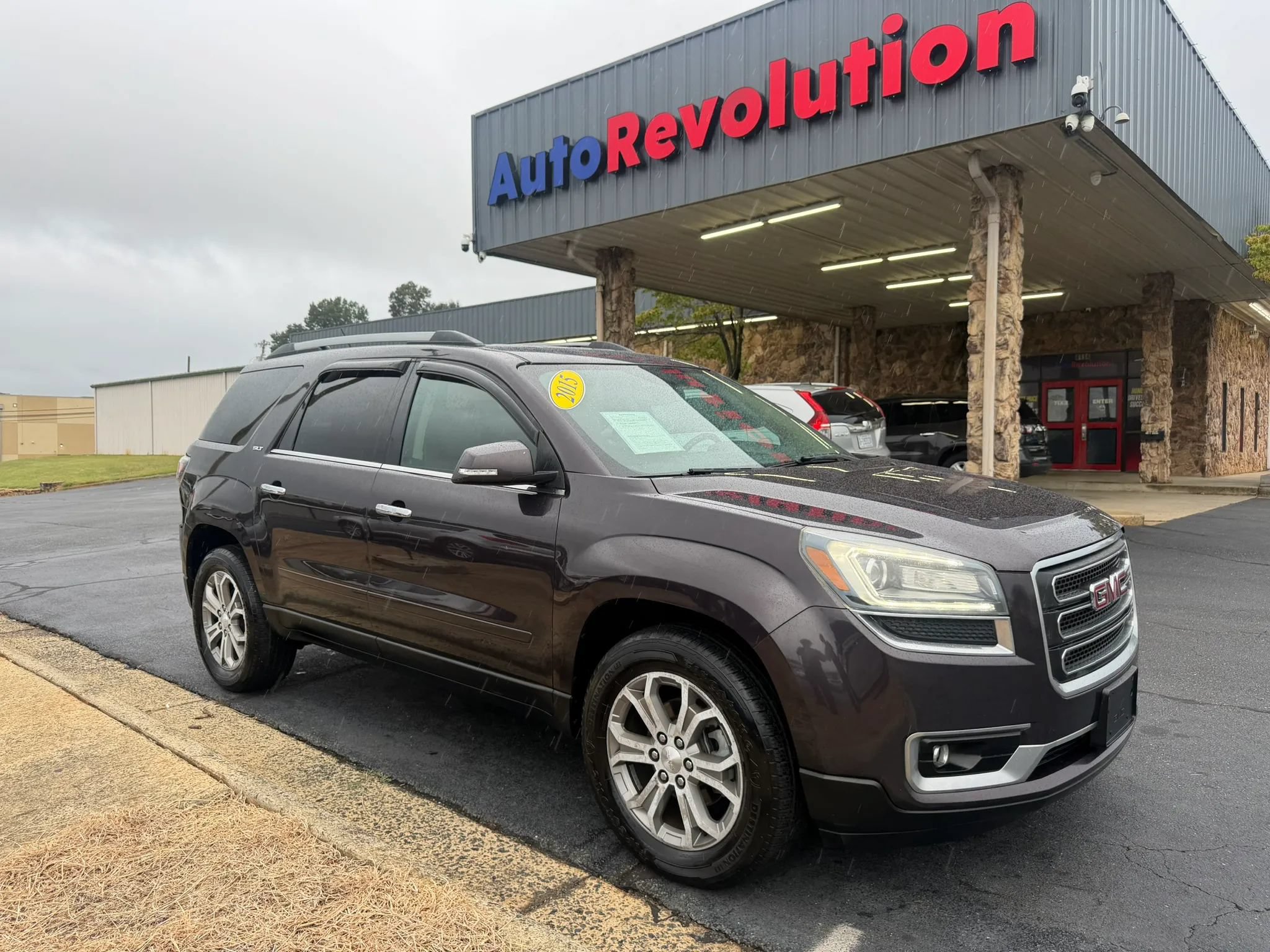 Used 2015 GMC Acadia SLT FWD image 1