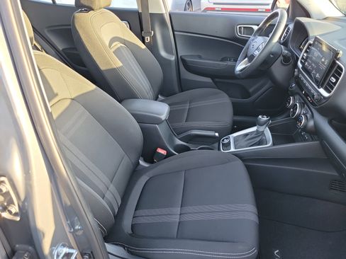 Certified 2025 Hyundai Venue SEL FWD image 21