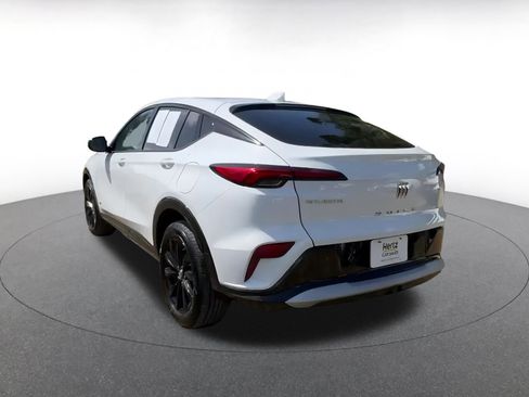 Used 2025 Buick Envista Sport Touring image 11