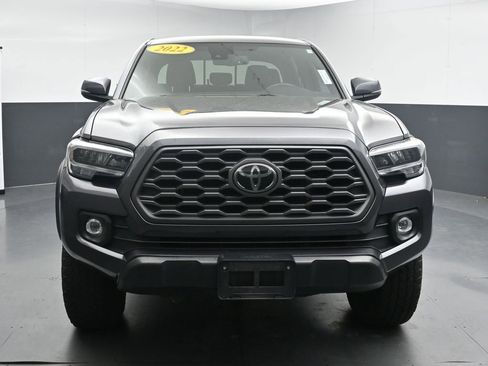 Used 2022 Toyota Tacoma TRD Off-Road AWD/4WD image 3