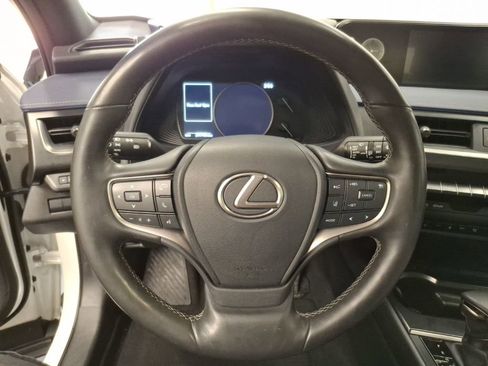 Used 2021 Lexus UX 250h 250h Base w/ Premium Package image 18
