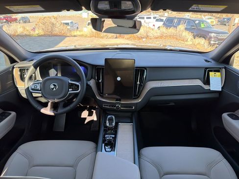 New 2026 Volvo XC60 B5 Core image 16