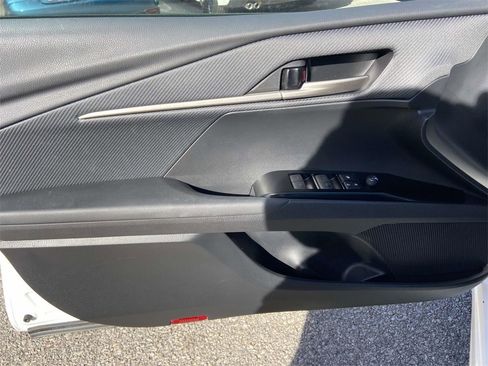 Used 2025 Toyota Camry SE image 11