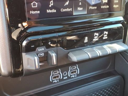 New 2026 RAM 1500 4x4 Crew Cab image 18