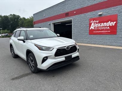 Used 2023 Toyota Highlander XLE