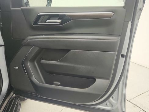Certified 2025 Chevrolet Tahoe Premier RWD image 32