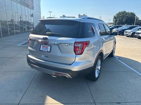 Used 2017 Ford Explorer Limited w/ Equipment Group 301A FWD image 7