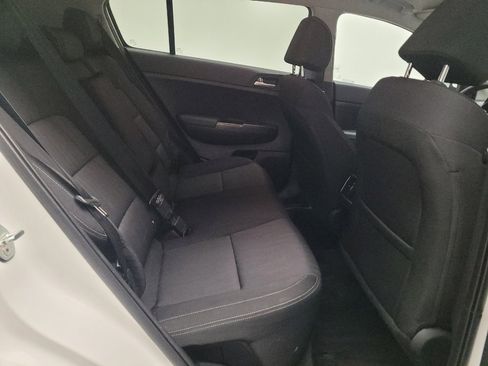 Used 2021 Kia Sportage LX AWD/4WD image 19