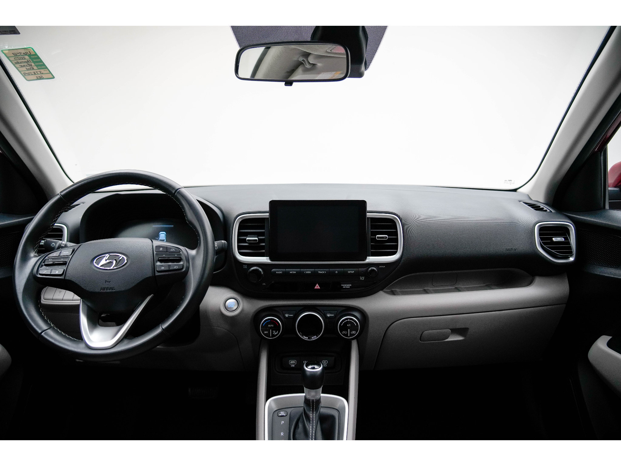Used 2025 Hyundai Venue SEL FWD image 19