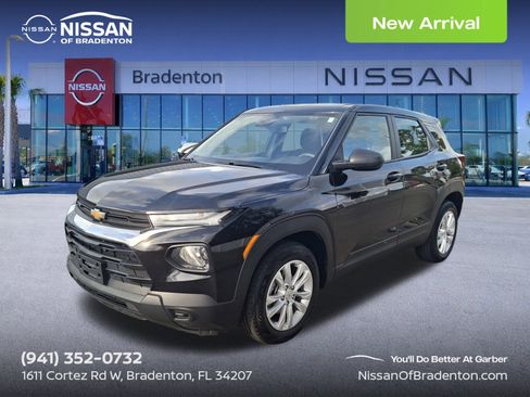 Used 2023 Chevrolet TrailBlazer LS FWD image 1
