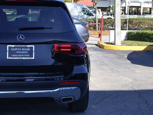 Used 2025 Mercedes-Benz GLB 250 w/ Driver Assistance Package image 16