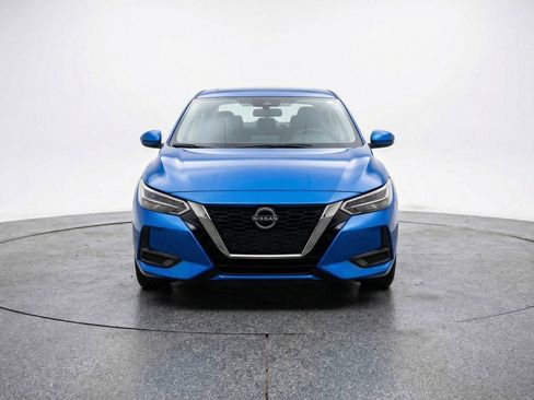 Used 2025 Nissan Sentra SV image 2