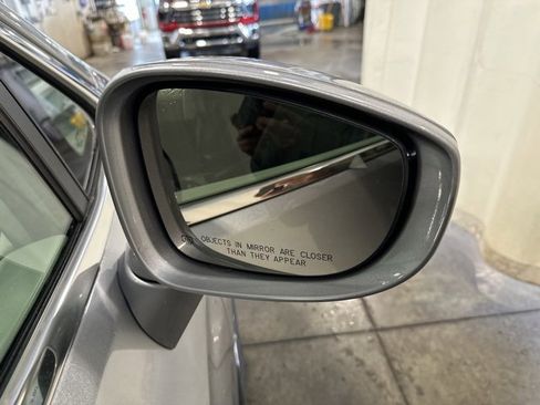 Used 2021 Chrysler Pacifica Touring-L image 34