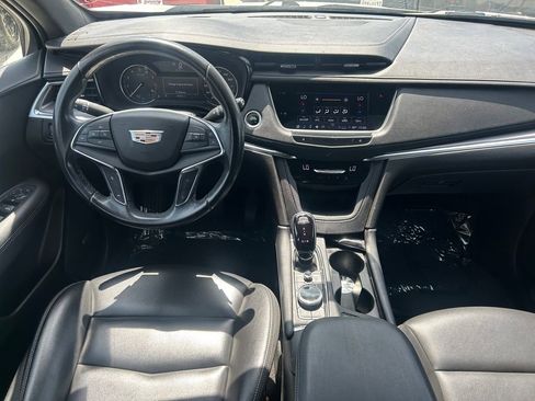 Used 2022 Cadillac XT5 Luxury FWD image 16