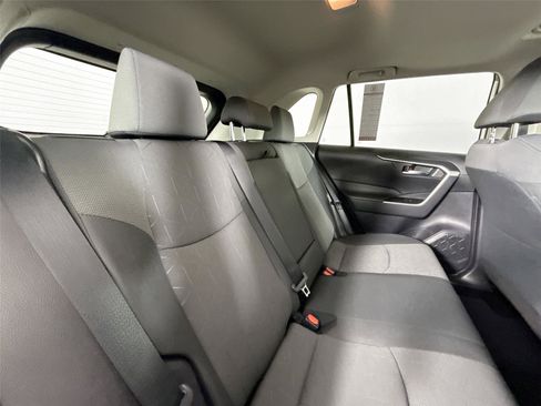 Certified 2019 Toyota RAV4 XLE image 40