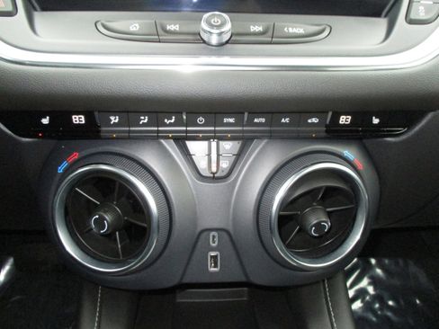 Used 2024 Chevrolet Blazer LT w/ Convenience Package image 24