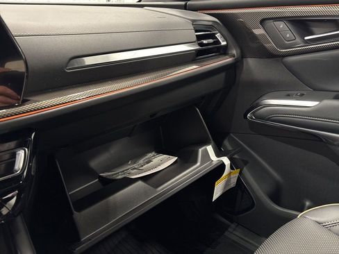 New 2026 Chevrolet Traverse High Country w/ LPO, Floor Liner Package image 18