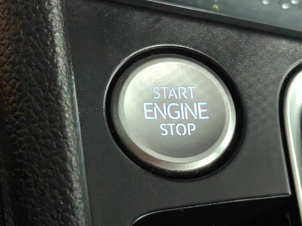Used 2023 Volkswagen Jetta SE FWD image 10