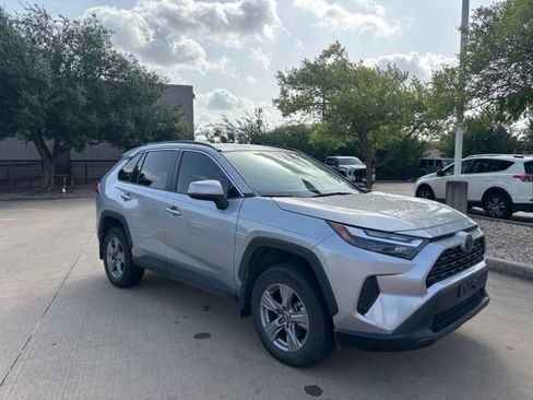 Used 2024 Toyota RAV4 XLE FWD image 3