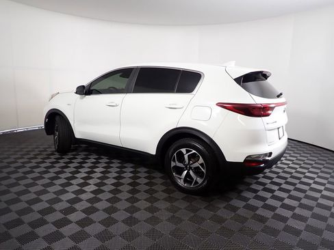 Used 2020 Kia Sportage LX image 11