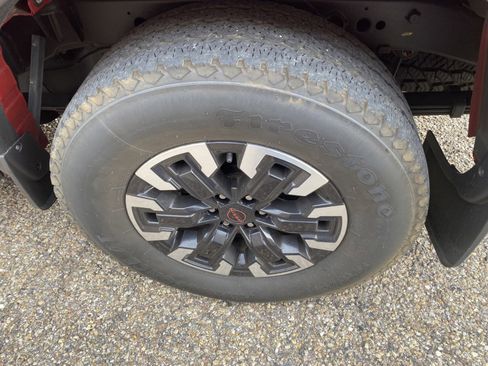 Used 2023 Nissan Frontier PRO-4X w/ Pro Convenience Package image 13