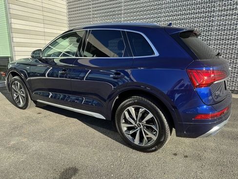 Certified 2025 Audi Q5 2.0T Premium Plus image 3